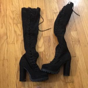 Women heel boots size 6